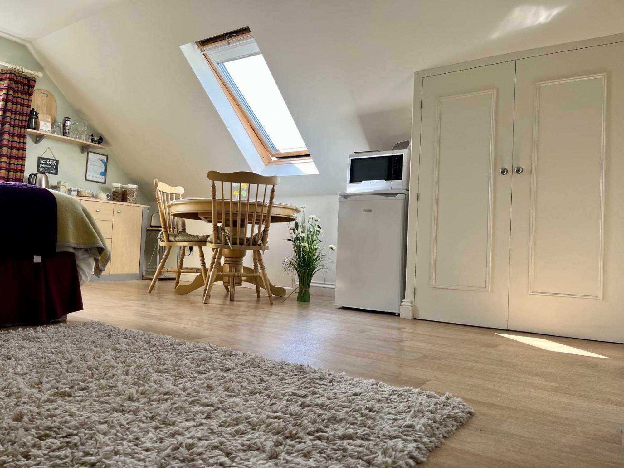 Priors Oak - A Cosy Studio With Countryside Views In Dorset Bed and Breakfast Stalbridge Esterno foto